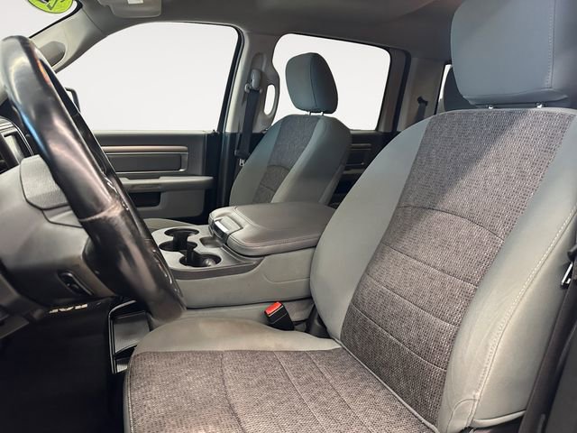 Used 2019 RAM 1500 Classic SLT w/ Luxury Group image 9