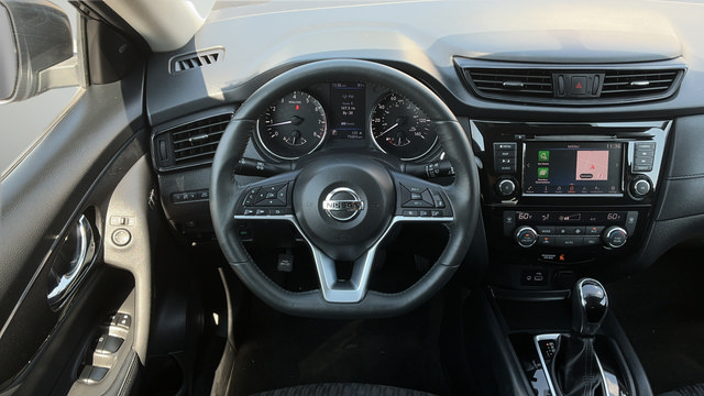 Used 2018 Nissan Rogue SV w/ Premium Package AWD/4WD image 10