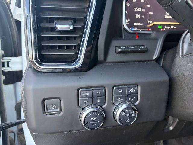 Used 2024 GMC Sierra 2500 Denali Ultimate AWD/4WD image 5