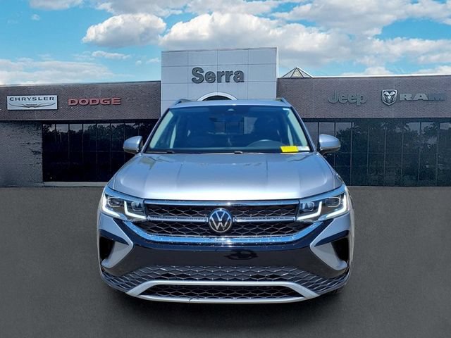 Used 2023 Volkswagen Taos SEL AWD/4WD image 2