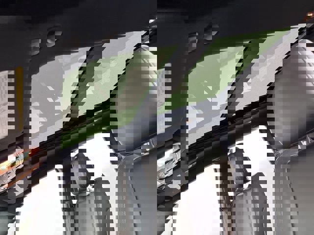 Used 2021 Jeep Grand Cherokee Limited w/ Luxury Group II image 33