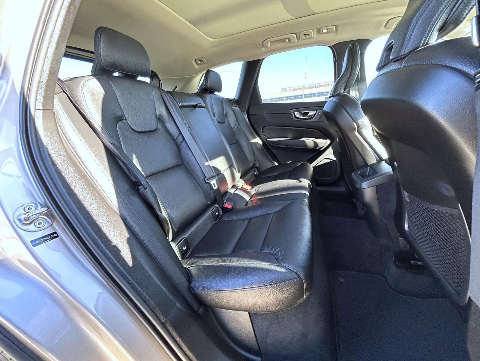 Used 2025 Volvo XC60 B5 Plus image 18