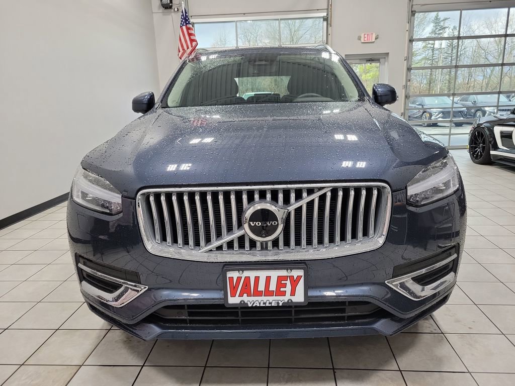 Used 2025 Volvo XC90 B5 Plus w/ Protection Package Premier image 13