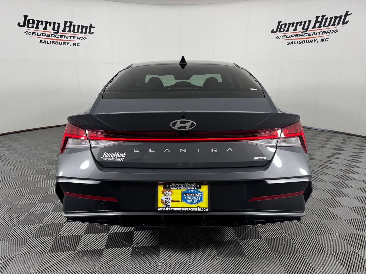 Used 2025 Hyundai Elantra Limited FWD image 7