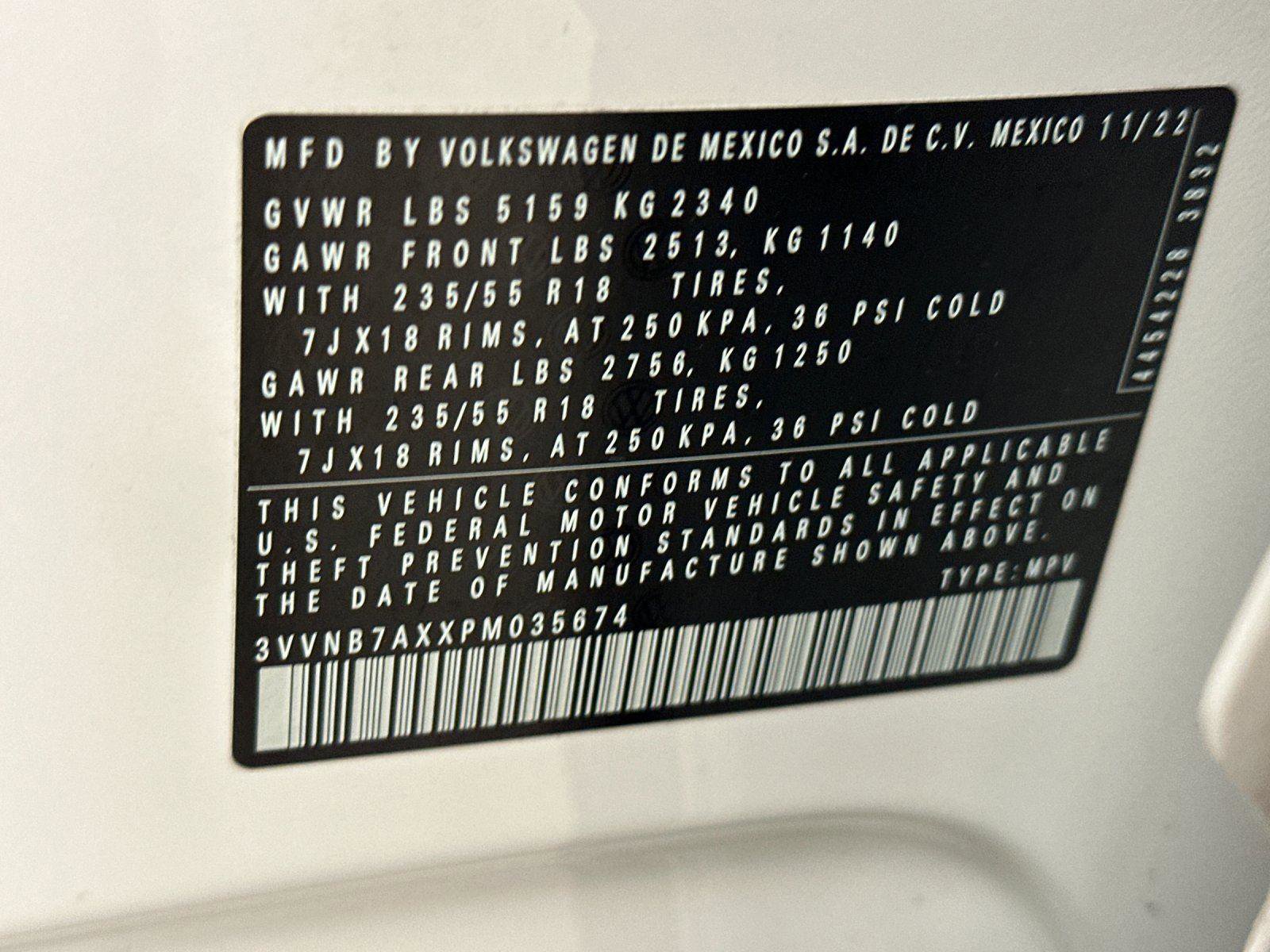 Used 2023 Volkswagen Tiguan SE w/ Panoramic Sunroof Package FWD image 27