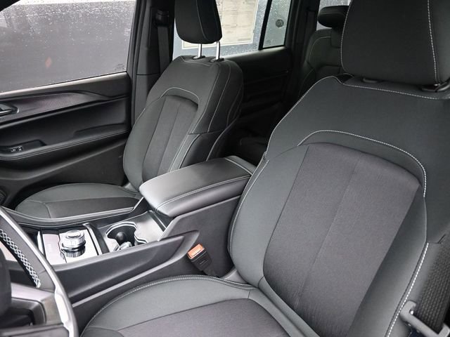 New 2025 Jeep Grand Cherokee Laredo X w/ Luxury Tech Group I image 13