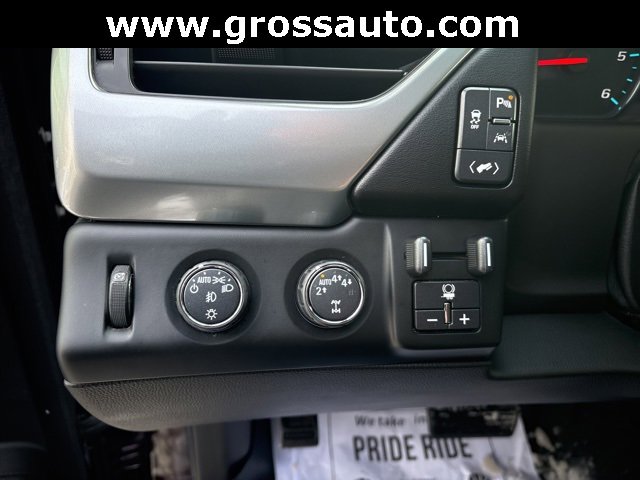 Used 2017 Chevrolet Suburban LT w/ Luxury Package image 14