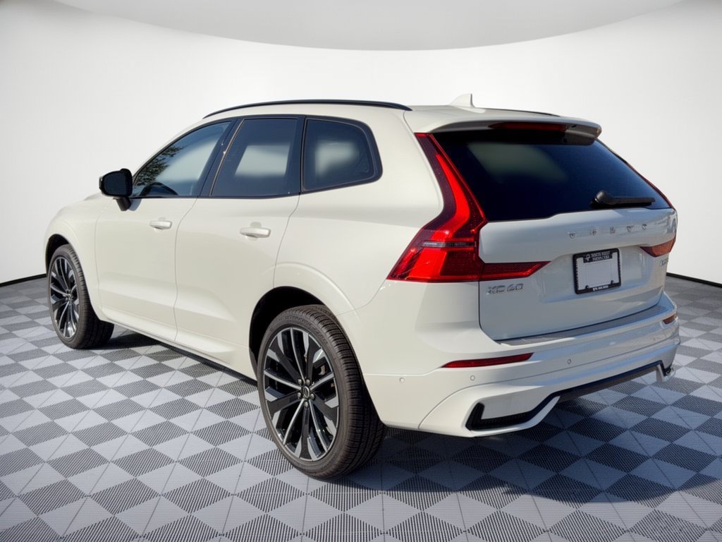 Used 2026 Volvo XC60 B5 Ultra AWD/4WD image 3