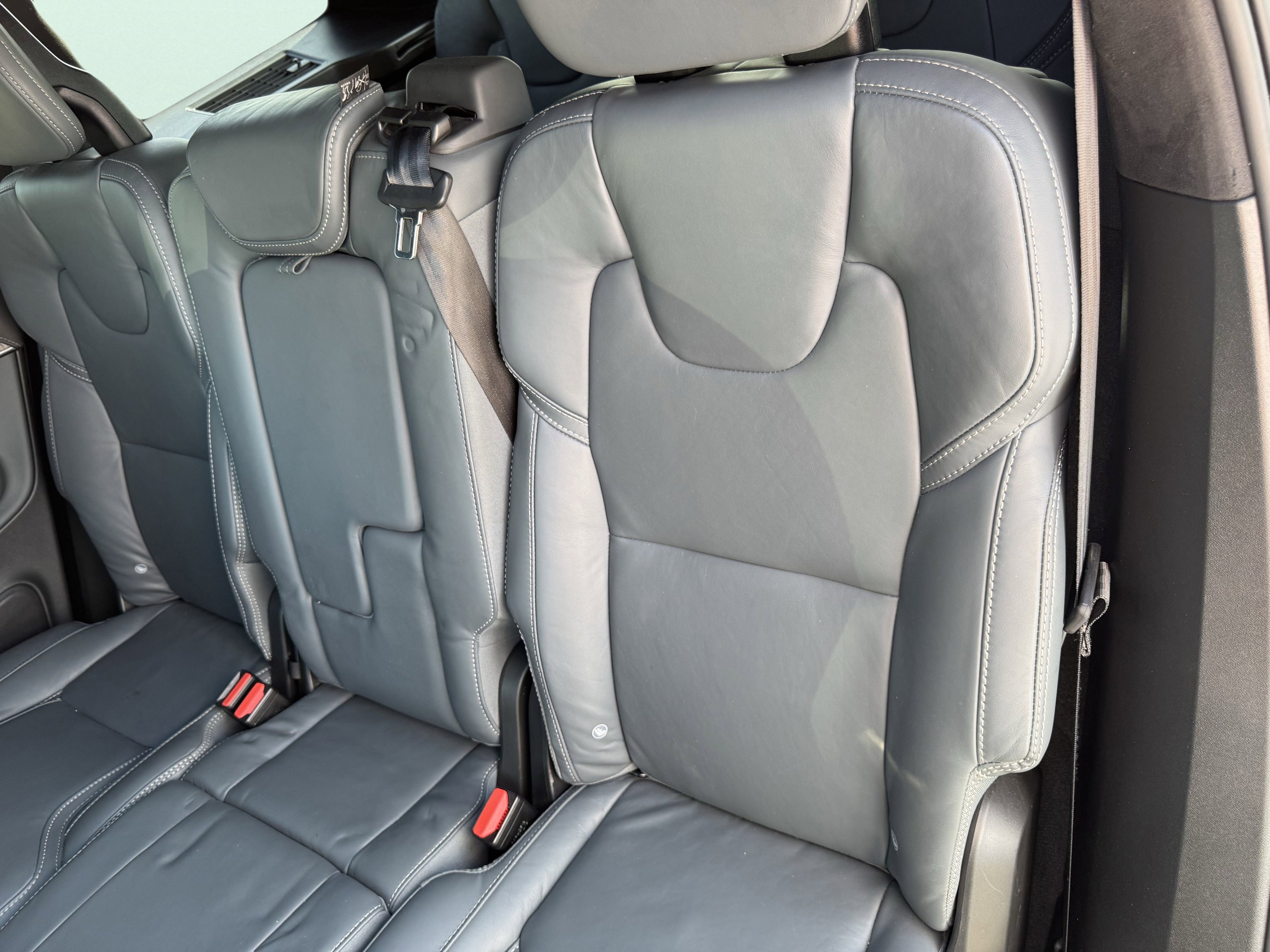 Used 2024 Volvo XC90 T8 Ultimate w/ Lounge Package image 34