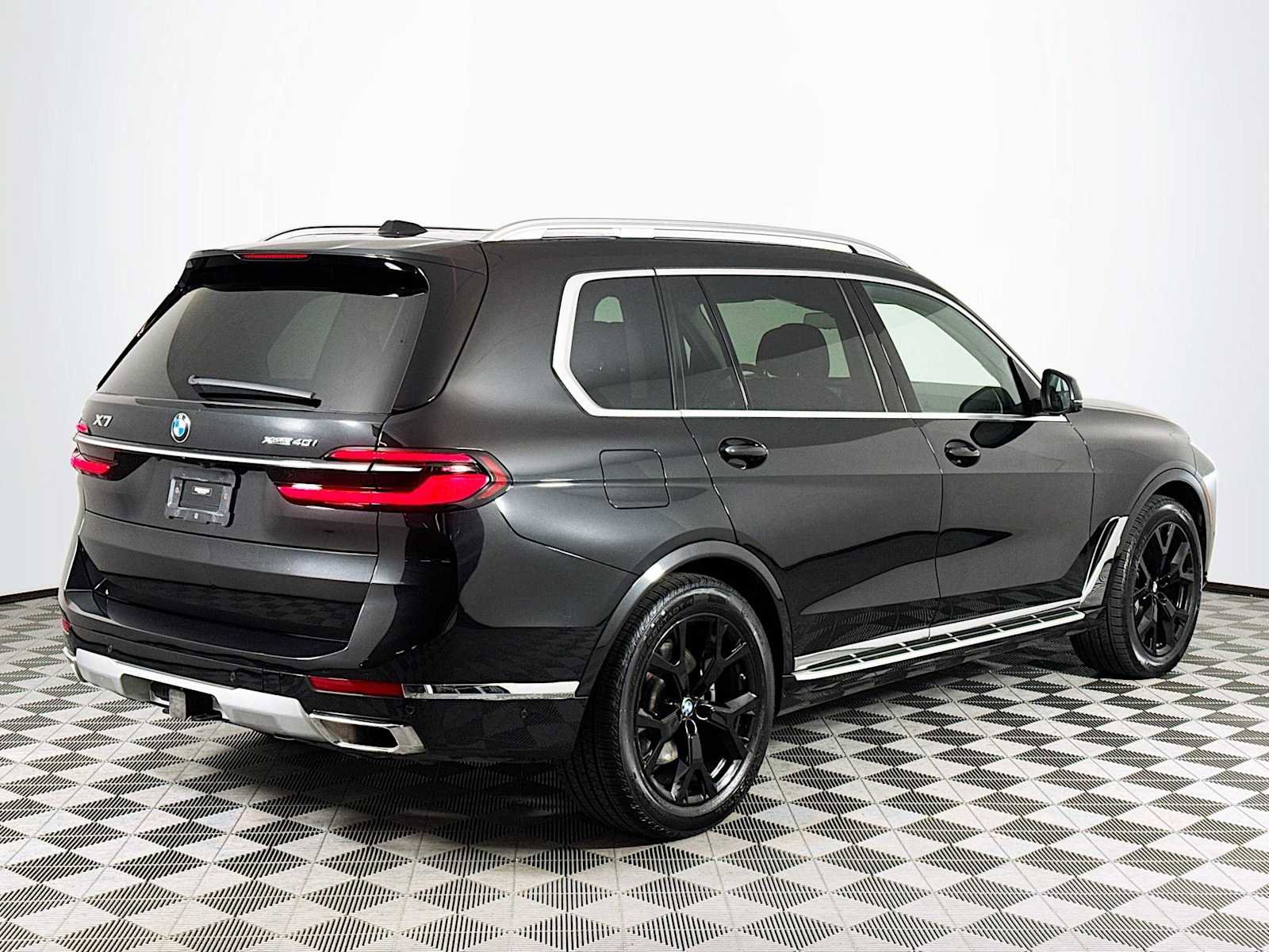 Used 2023 BMW X7 xDrive40i image 5