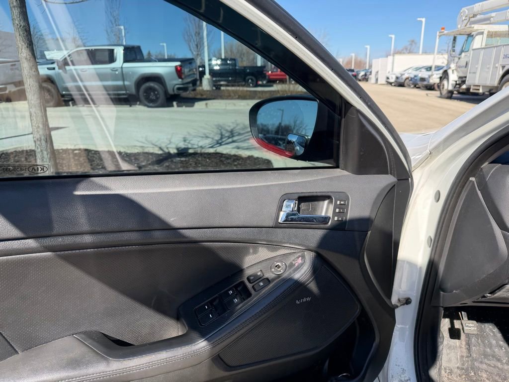 Used 2011 Kia Optima SX w/ Premium Touring Pkg image 9