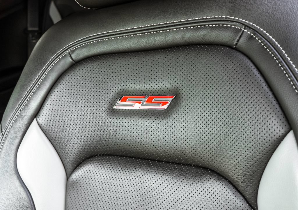 Used 2022 Chevrolet Camaro SS RWD image 8