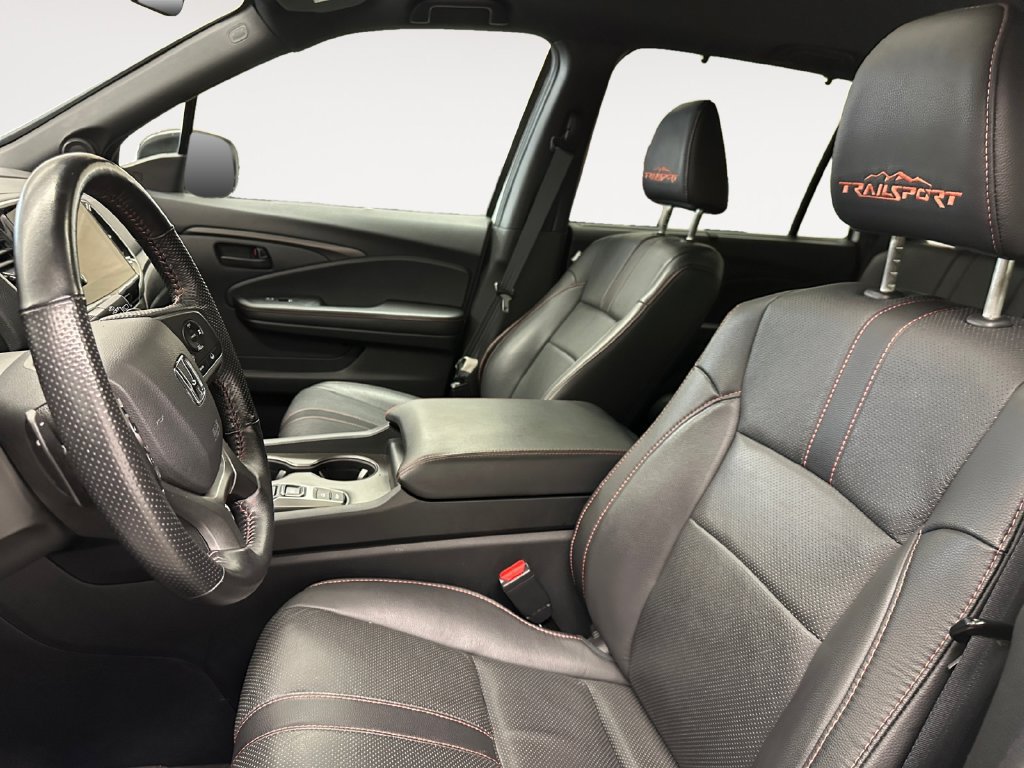 Used 2025 Honda Passport TrailSport image 9
