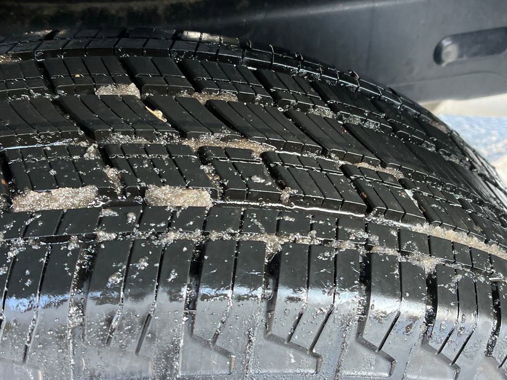 Used 2025 Toyota Tacoma TRD Sport w/ TRD Sport Upgrade Package image 25