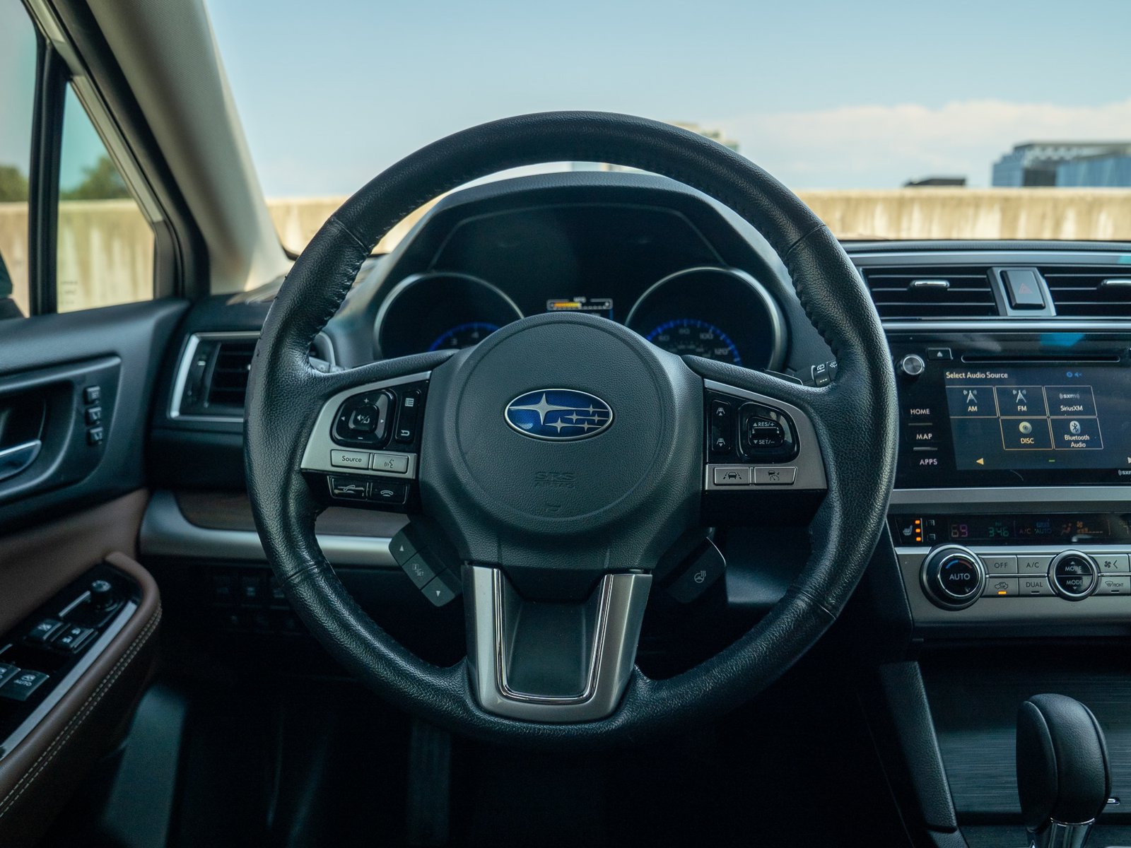 Used 2017 Subaru Outback 3.6R Touring w/ Popular Package #5A AWD/4WD image 20
