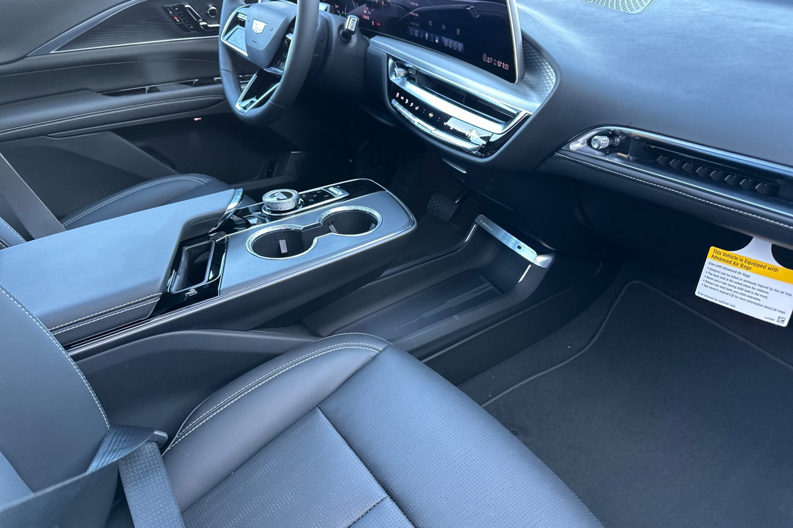 Used 2026 Cadillac Lyriq Luxury RWD image 15