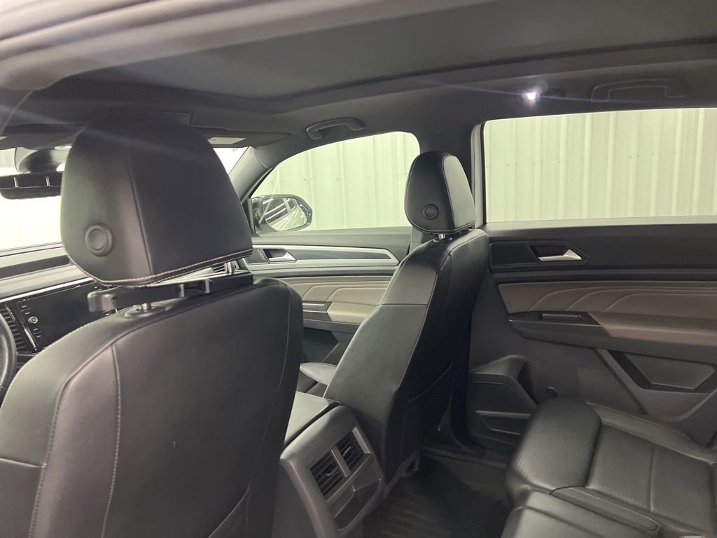 Used 2023 Volkswagen Atlas Cross Sport SEL R-Line image 11