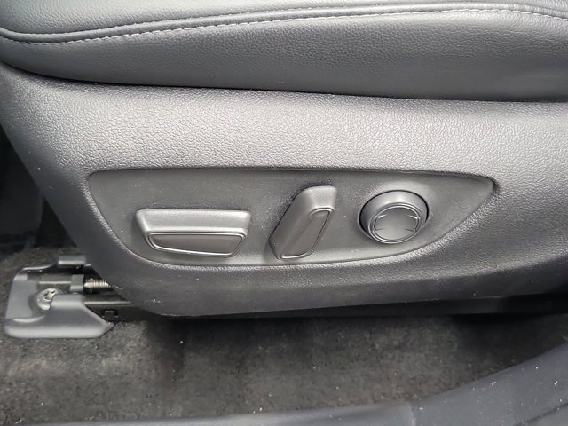 Used 2024 Toyota Highlander LE image 24