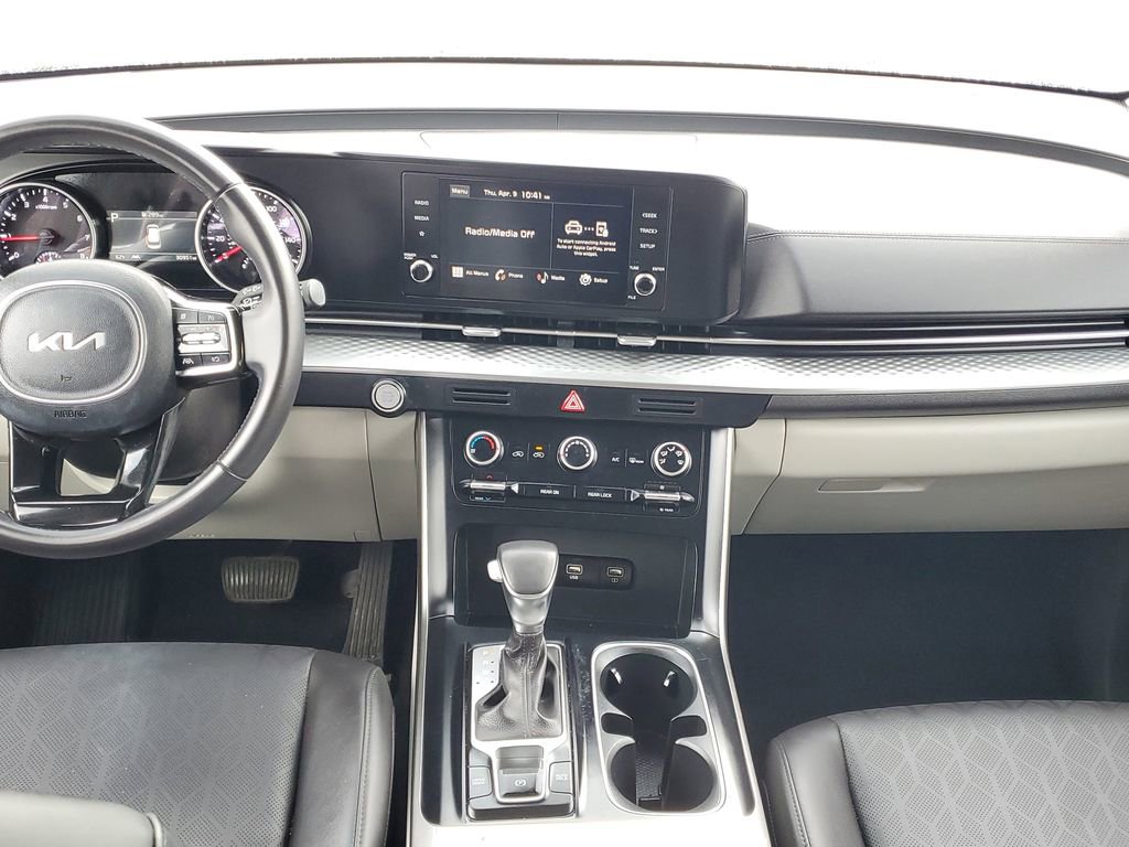 Used 2024 Kia Carnival LX FWD image 25