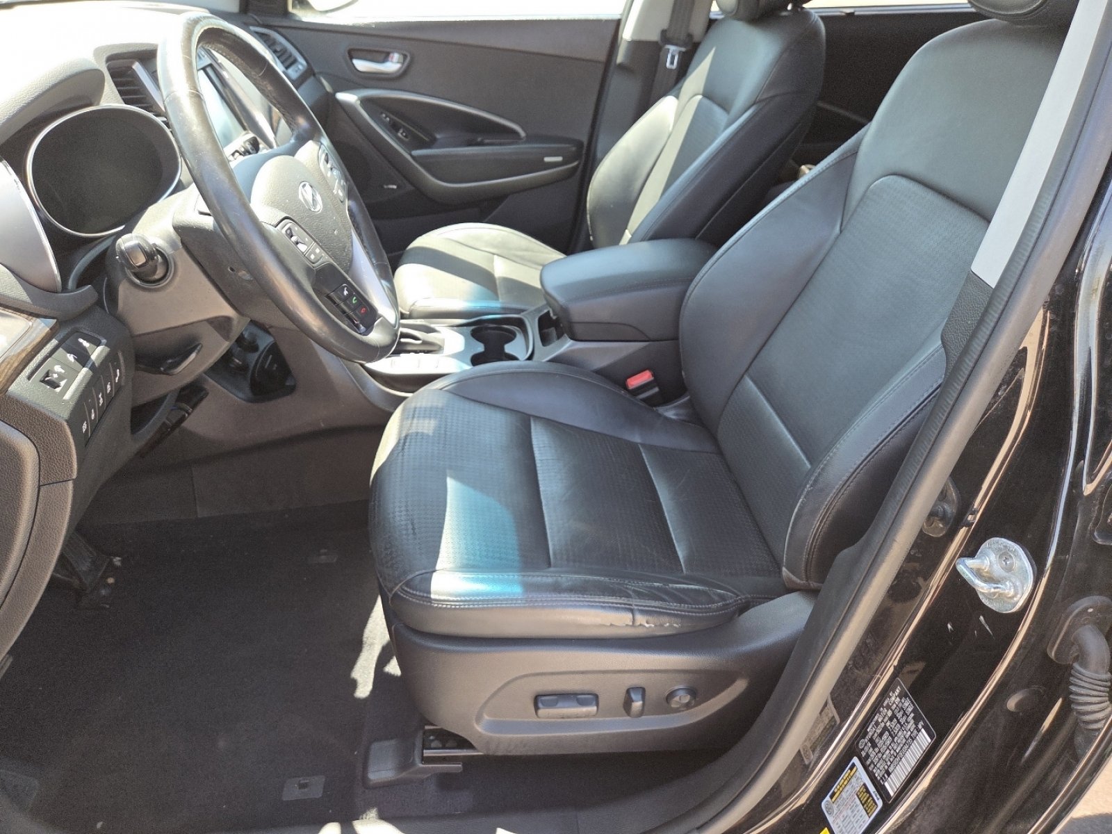 Used 2014 Hyundai Santa Fe Limited w/ Ultimate Package 07 AWD/4WD image 26