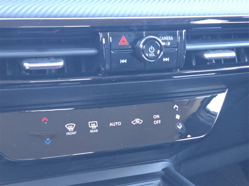 New 2026 Nissan Kicks SR AWD/4WD image 17