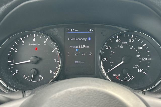 Used 2018 Nissan Rogue SV w/ Premium Package image 32