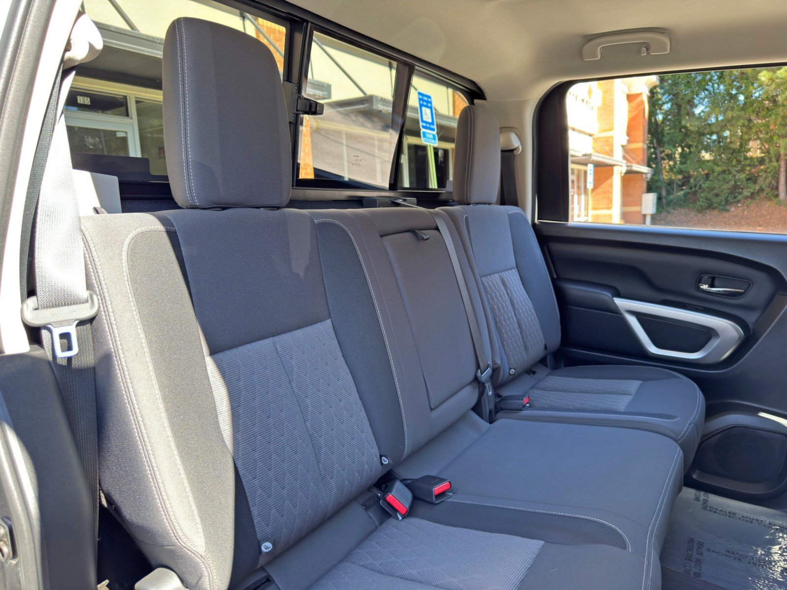 Used 2021 Nissan Titan SV RWD image 29