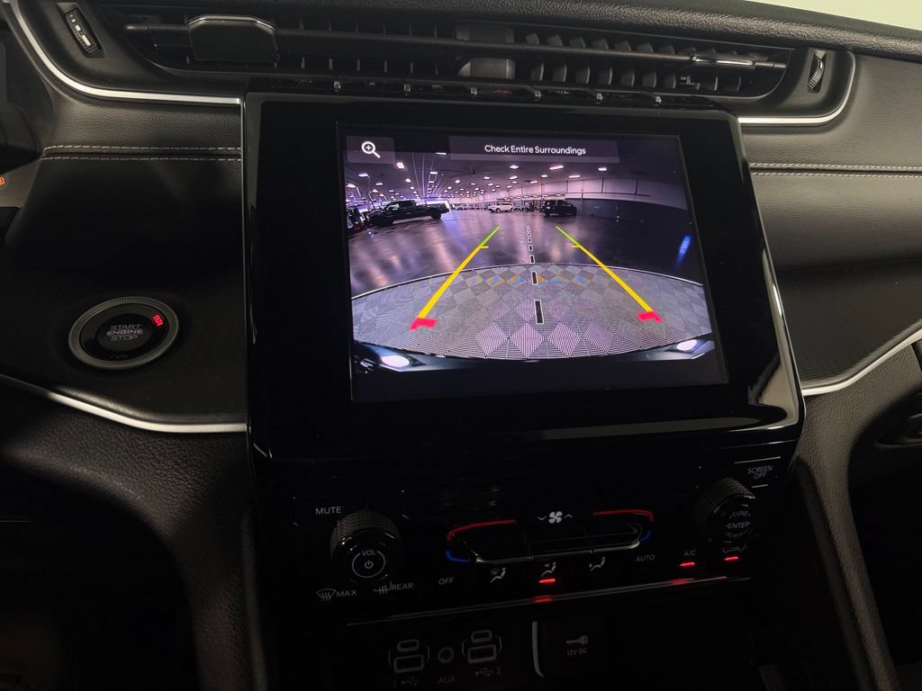 Certified 2025 Jeep Grand Cherokee Laredo X RWD image 19