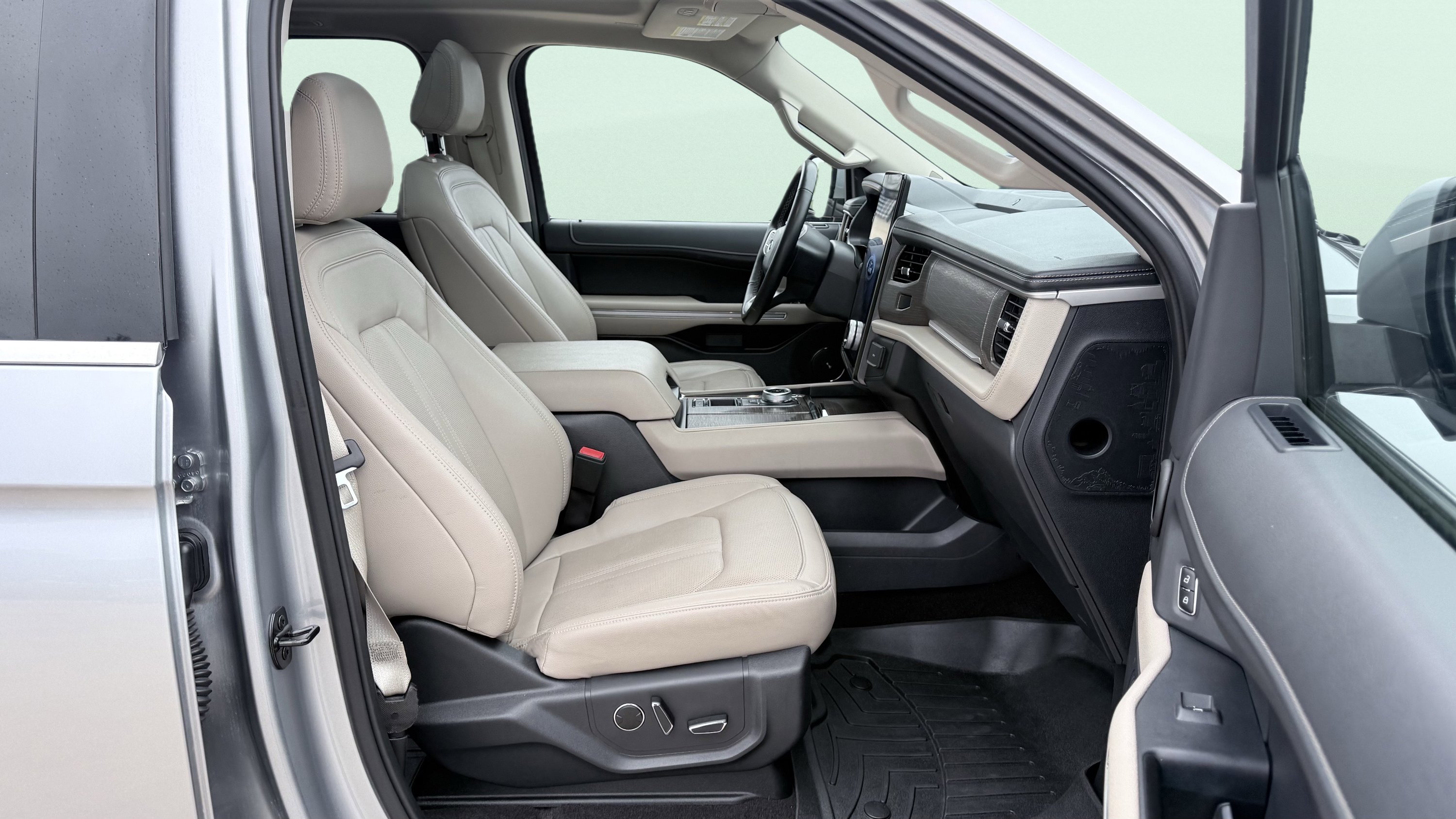 Used 2023 Ford Expedition Limited RWD image 50