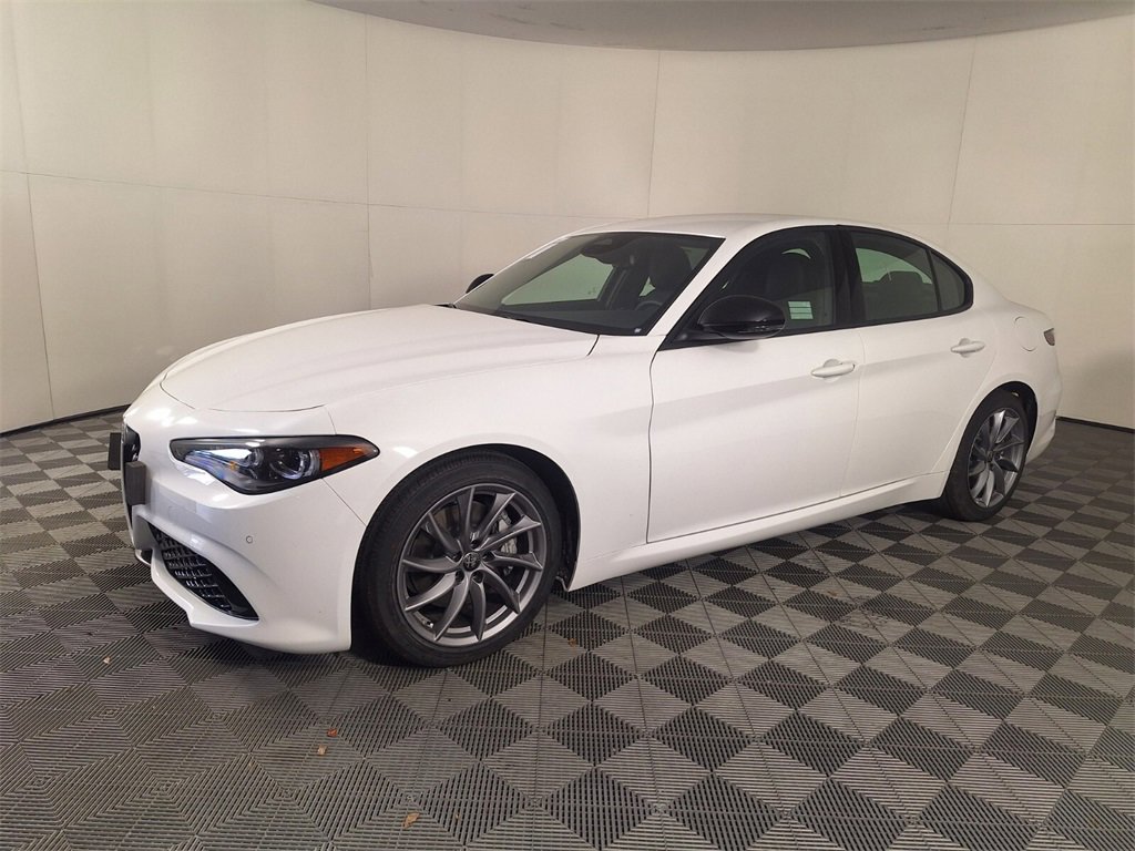 New 2025 Alfa Romeo Giulia image 7