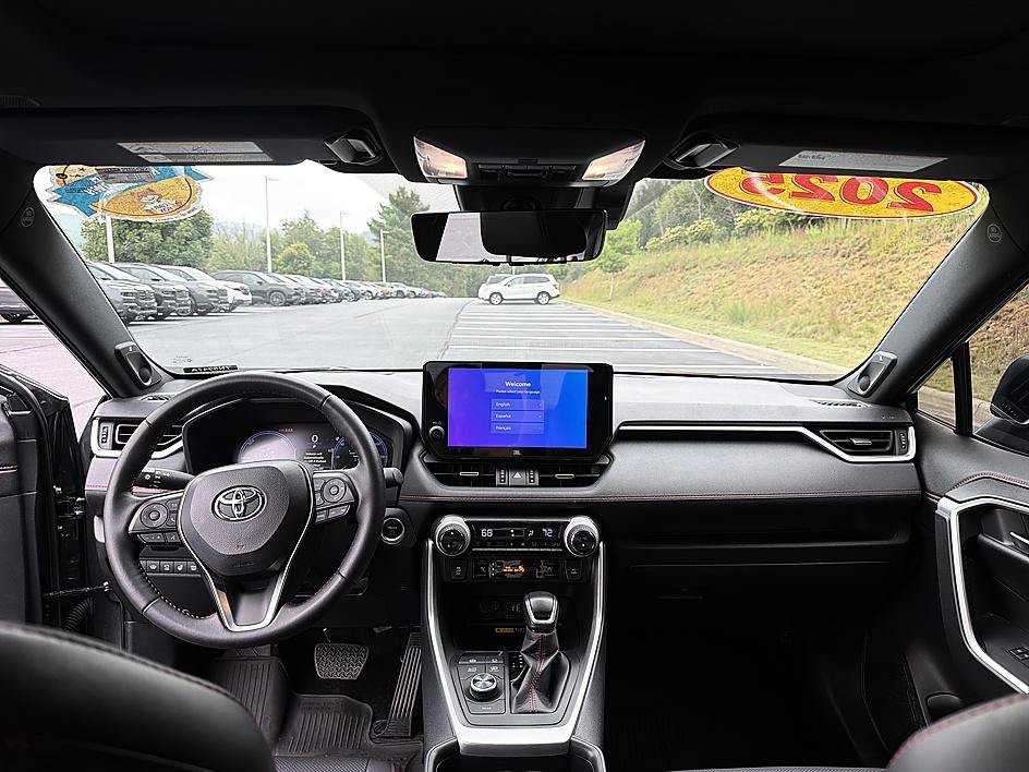 Used 2025 Toyota RAV4 XSE w/ Premium Package AWD/4WD image 18