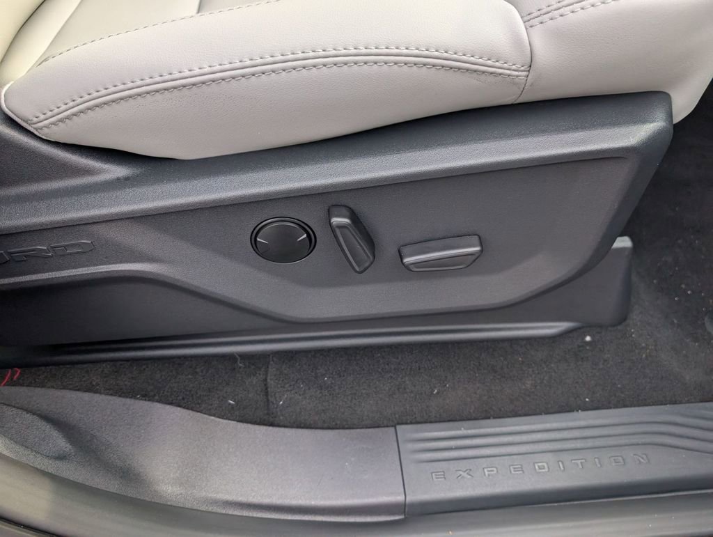 New 2026 Ford Expedition Max Active image 46