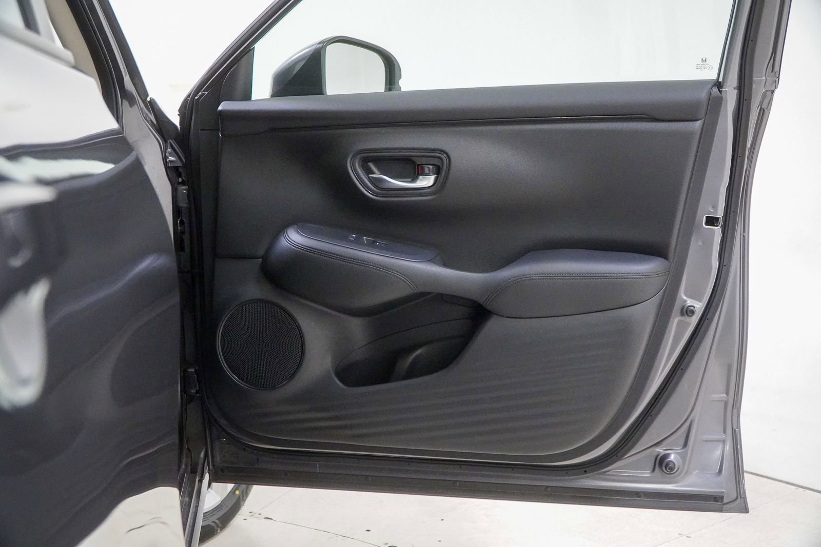 Used 2023 Honda HR-V LX image 33