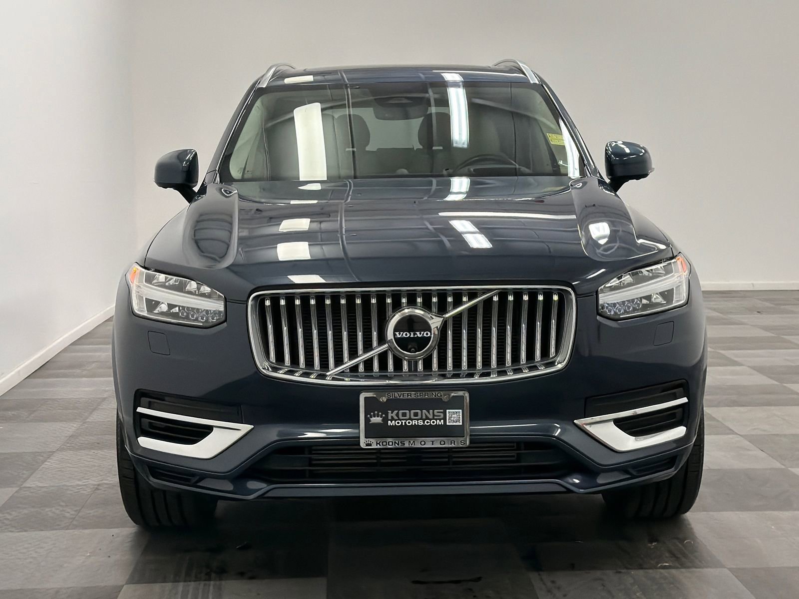 Used 2024 Volvo XC90 T8 Ultimate w/ Lounge Package image 3