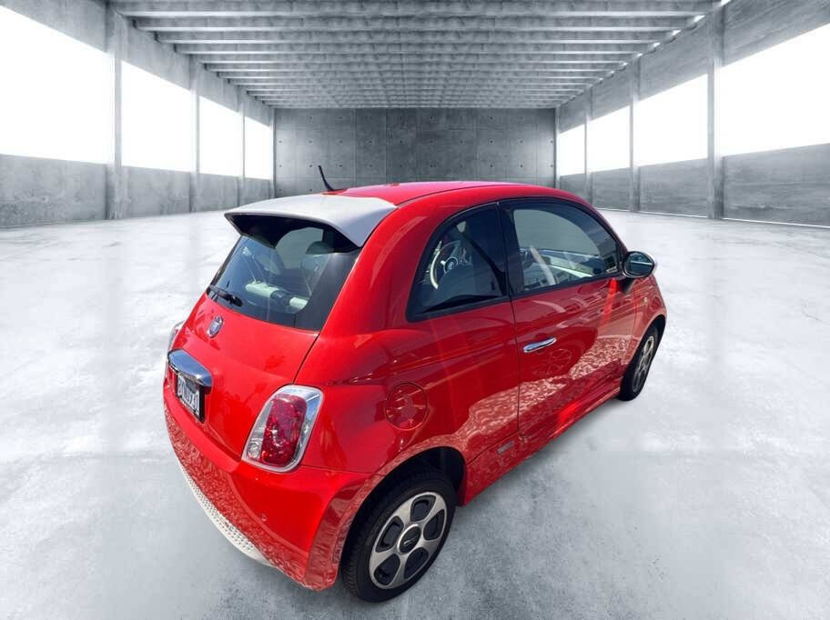 Used 2018 FIAT 500 e FWD image 3