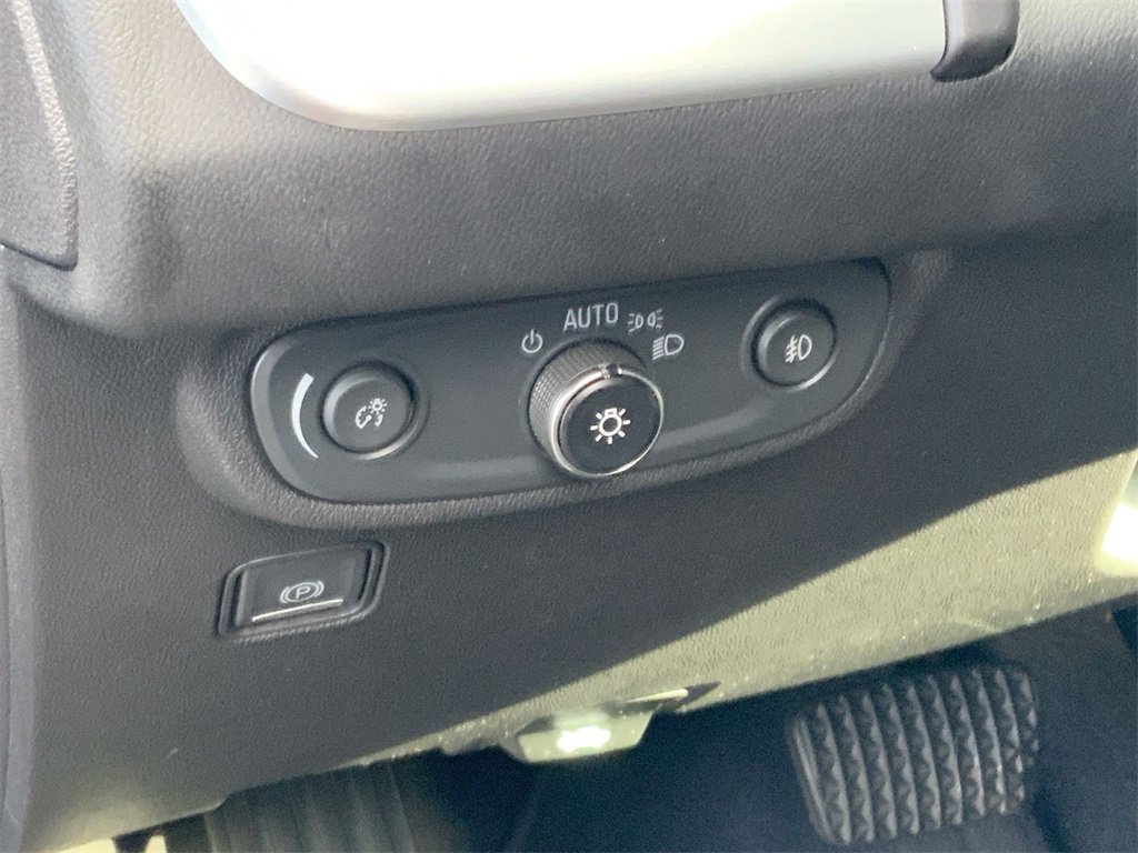 Used 2024 GMC Terrain SLT image 18