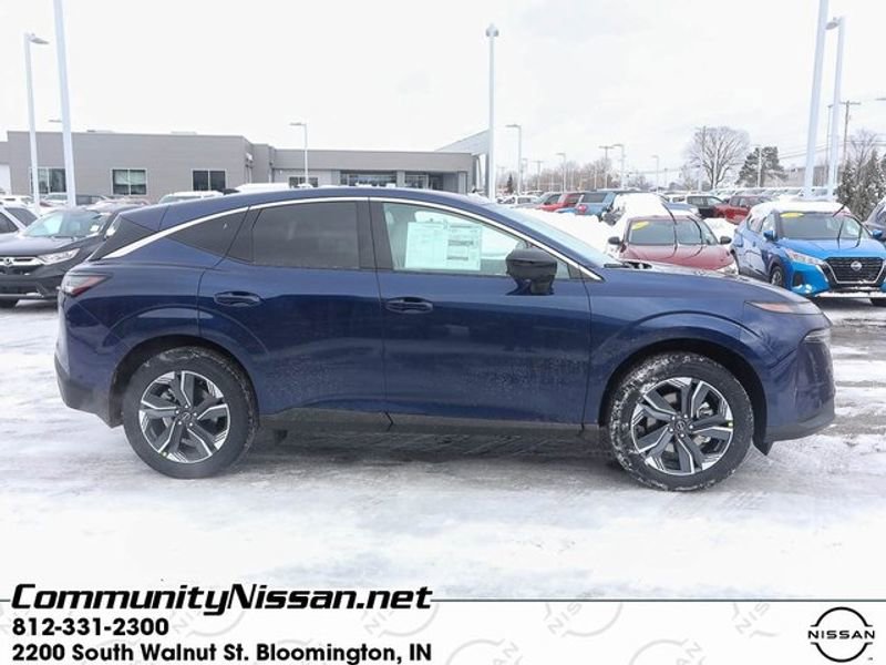 New 2025 Nissan Murano SV image 7