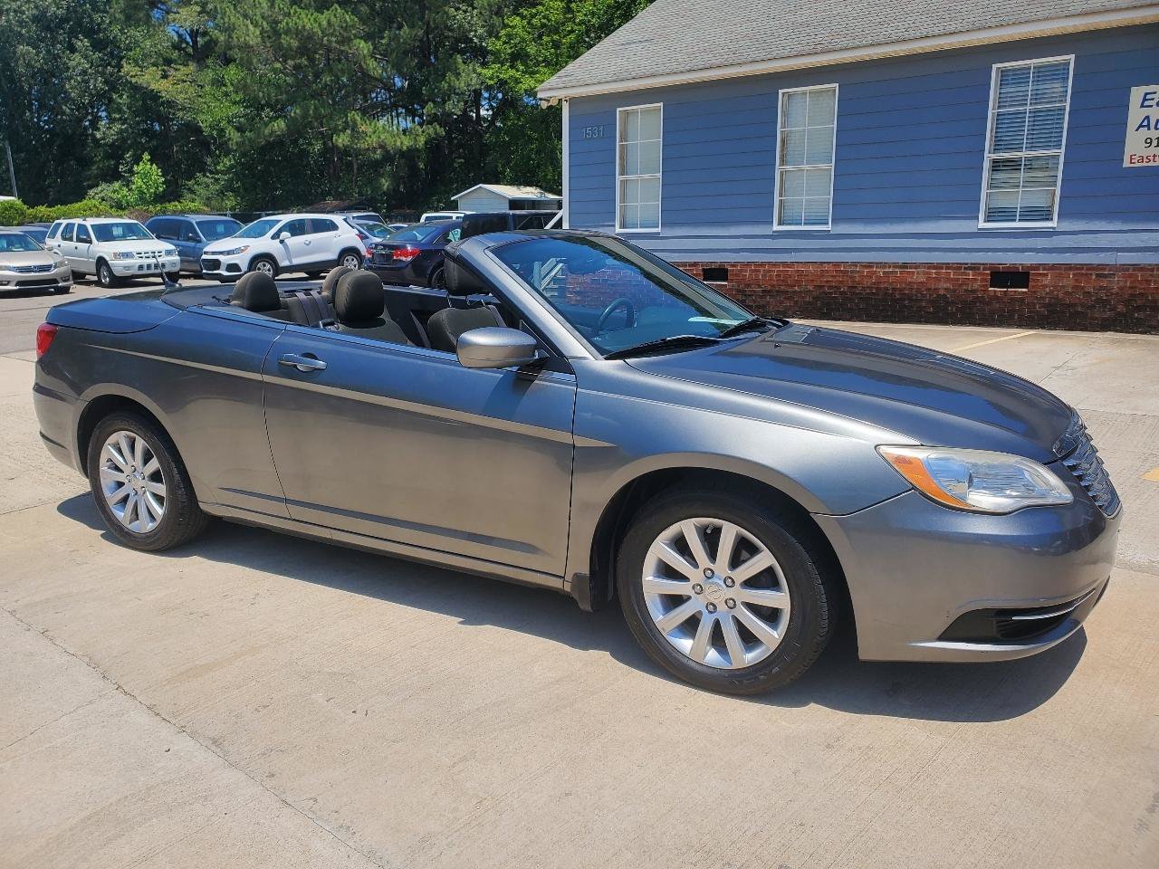 Used 2012 Chrysler 200 Touring FWD image 3