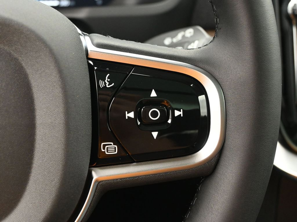 New 2026 Volvo XC90 B6 Plus w/ Protection Package Premier image 10