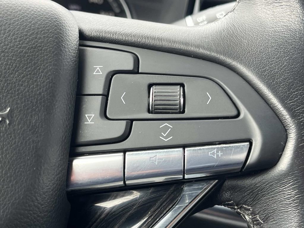 Certified 2023 Cadillac XT6 Premium Luxury image 32