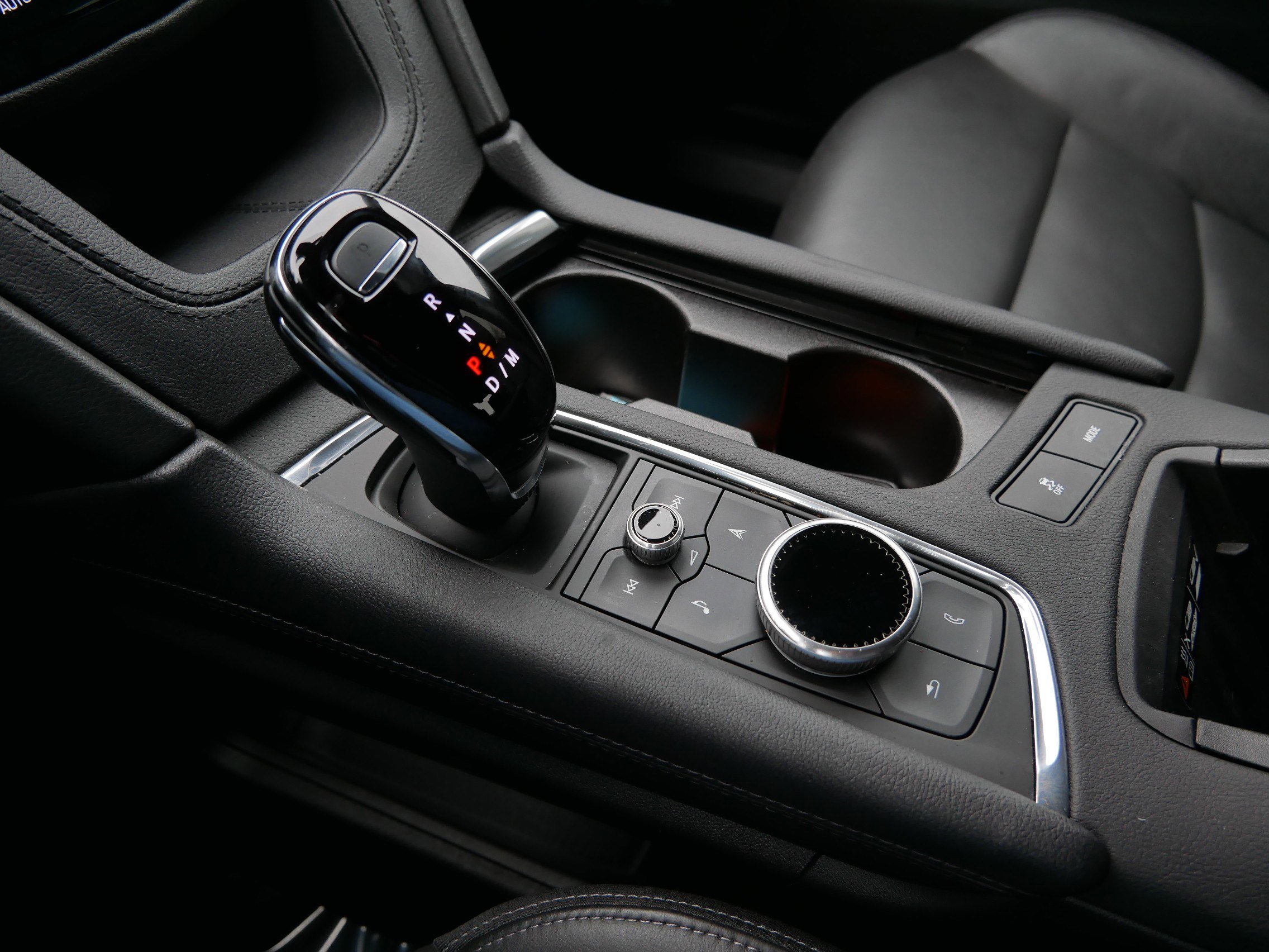 Certified 2025 Cadillac XT6 Premium Luxury image 27