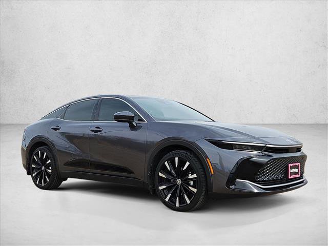 Used 2024 Toyota Crown Platinum video 3