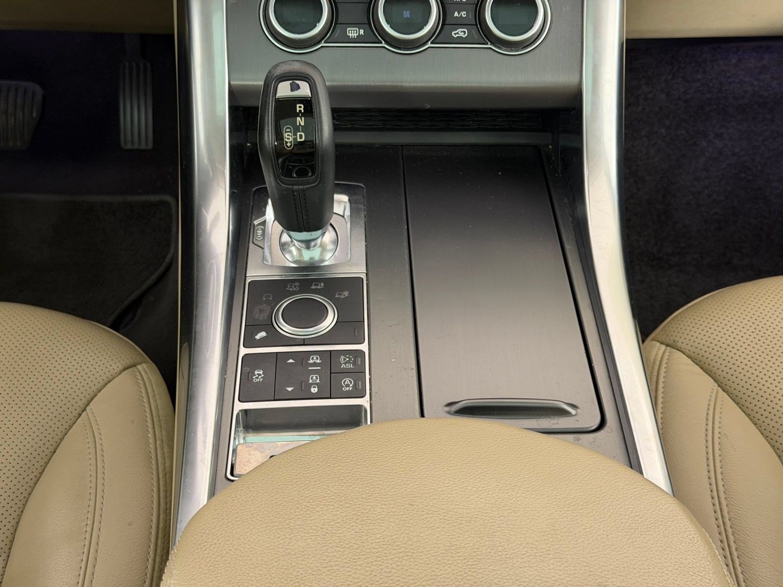 Used 2016 Land Rover Range Rover Sport SE AWD/4WD image 17