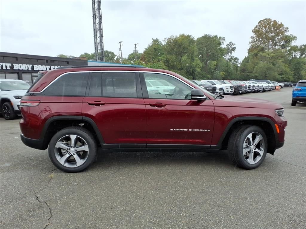 New 2025 Jeep Grand Cherokee Limited image 3