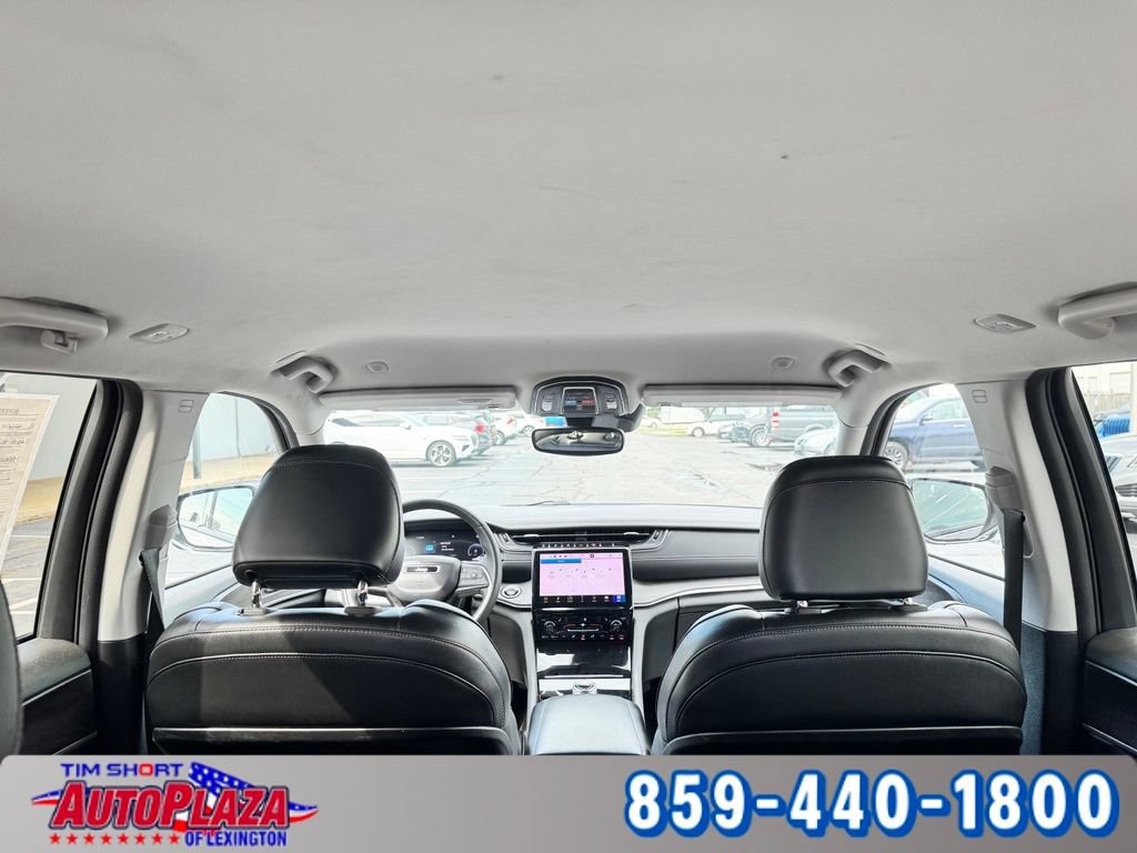 Used 2023 Jeep Grand Cherokee Limited AWD/4WD image 36