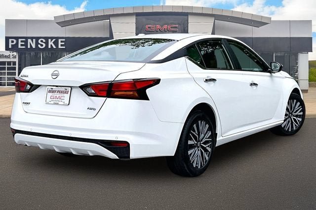 Used 2025 Nissan Altima 2.5 SV AWD/4WD image 2