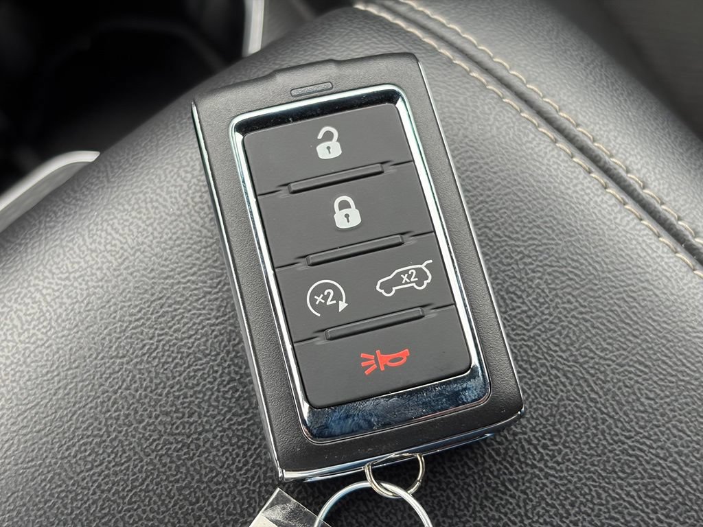 Used 2023 Jeep Grand Cherokee L Altitude AWD/4WD image 42