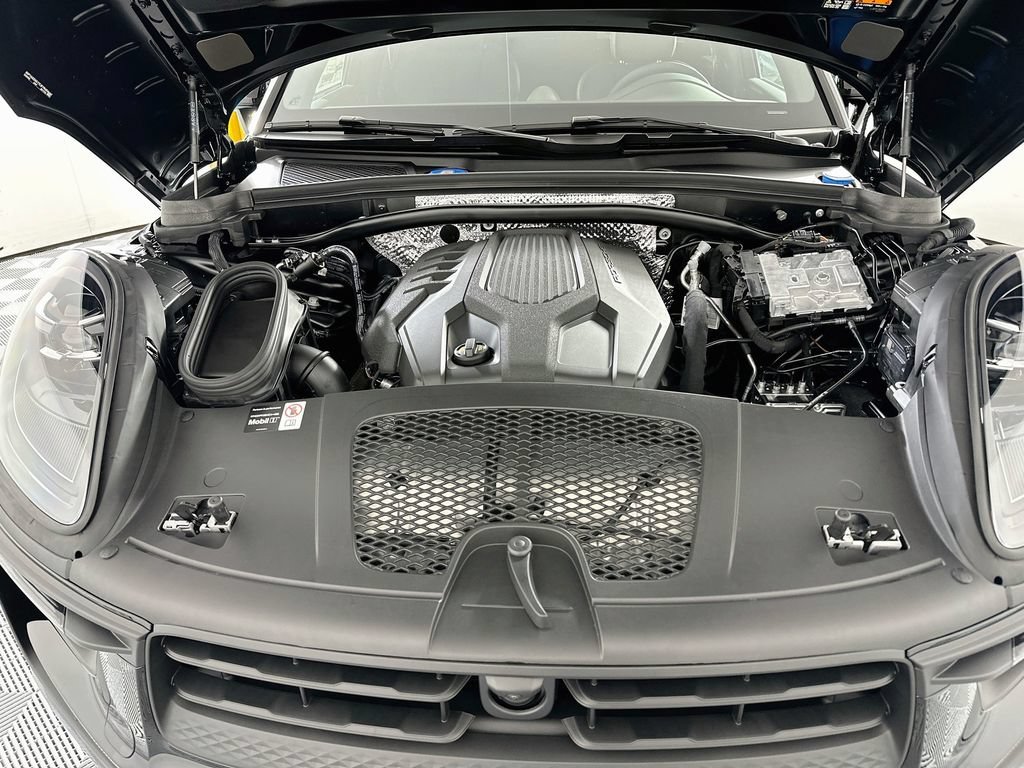 New 2026 Porsche Macan AWD/4WD image 32