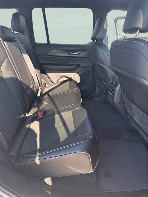 New 2025 Jeep Grand Cherokee Altitude image 29