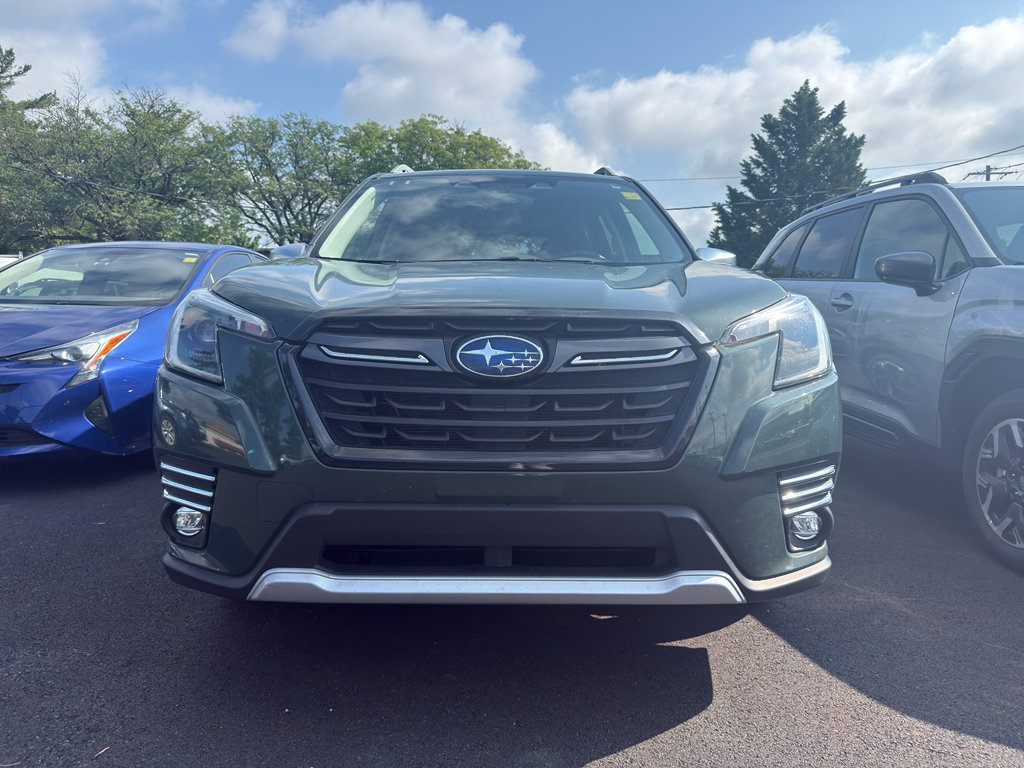 Used 2023 Subaru Forester Touring w/ Popular Package #2 AWD/4WD image 3